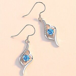 Heart-shaped quadrilateral earrings